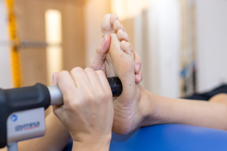 衝撃波療法の長所と短所は何ですか?